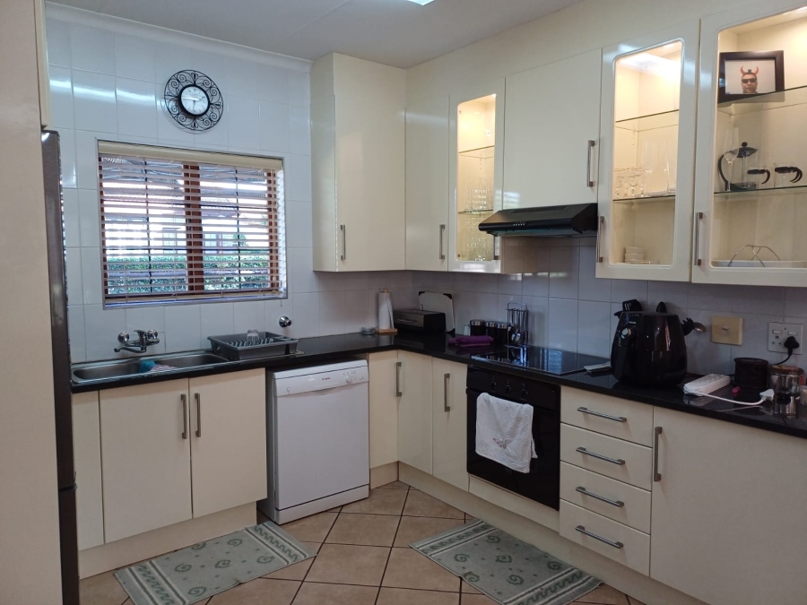 2 Bedroom Property for Sale in The Coves North West